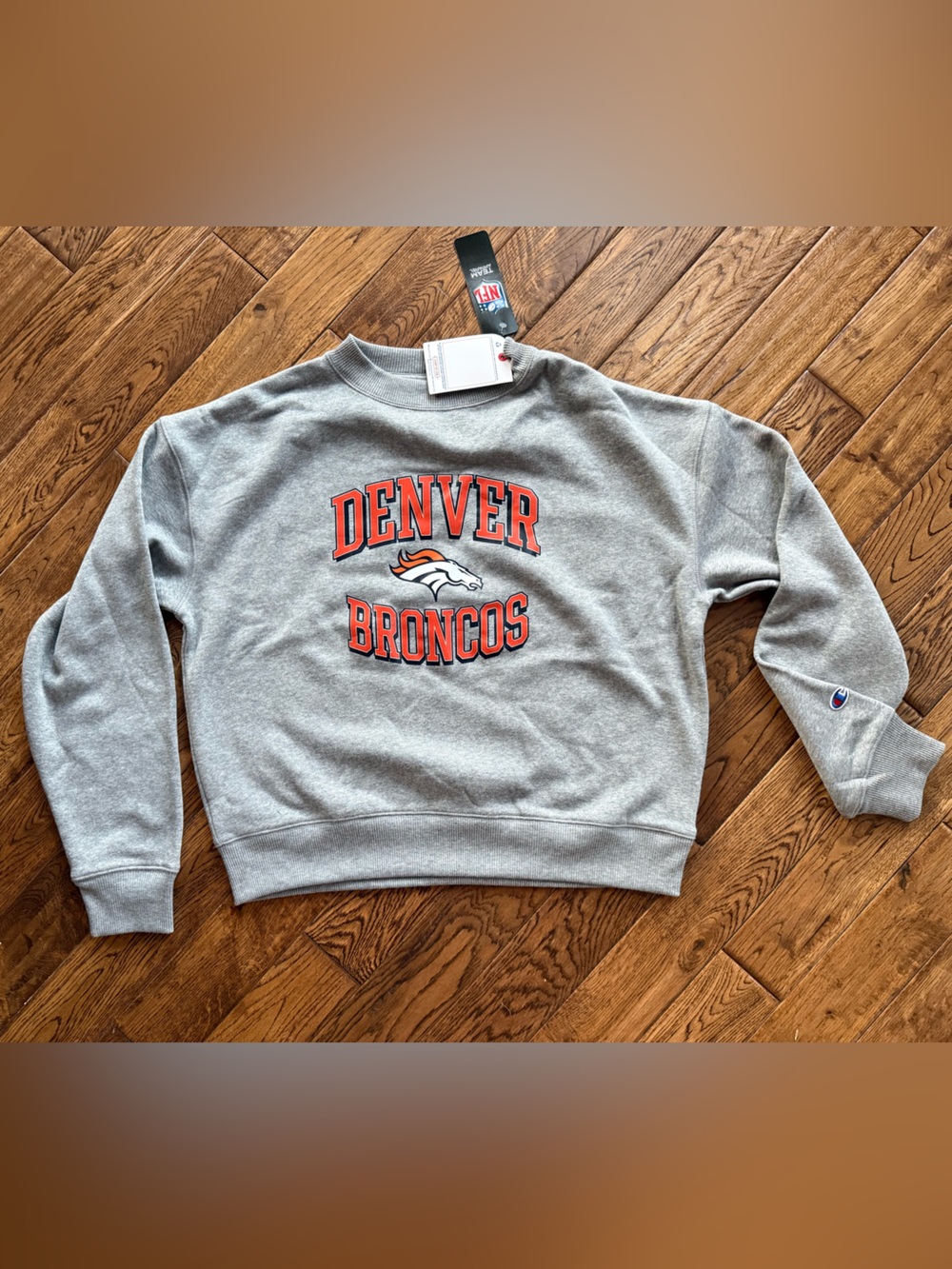 Champion Denver Broncos Crewneck Sweatshirt Small NWT NFL Gray Pullover New